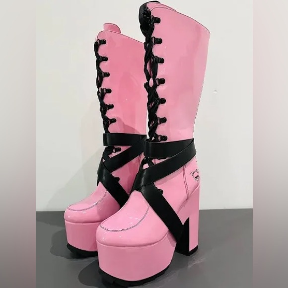 Monster High x YRU Draculaura Boots - Size 9 - Picture 5 of 11